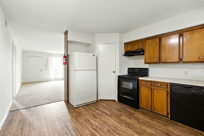 Building Photo - 9641 Hollock St