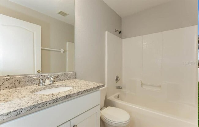 Building Photo - 409 21st Ave W