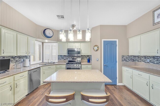 Building Photo - 3824 Sunking St