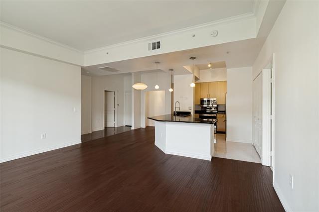 Building Photo - 3225 Turtle Creek Blvd
