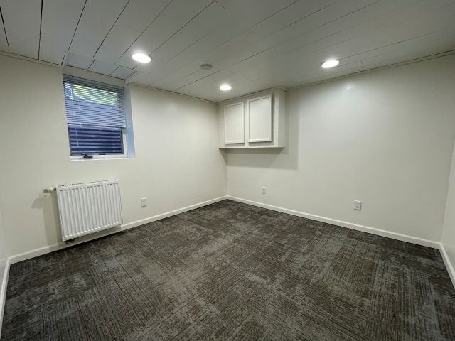 North extra room - 1161 Hubbard Ave