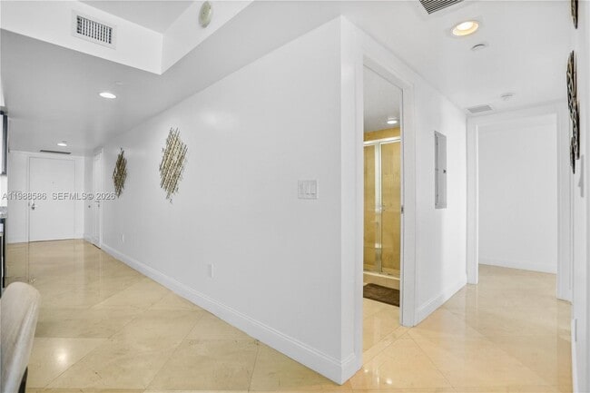 Building Photo - 1830 S Ocean Dr