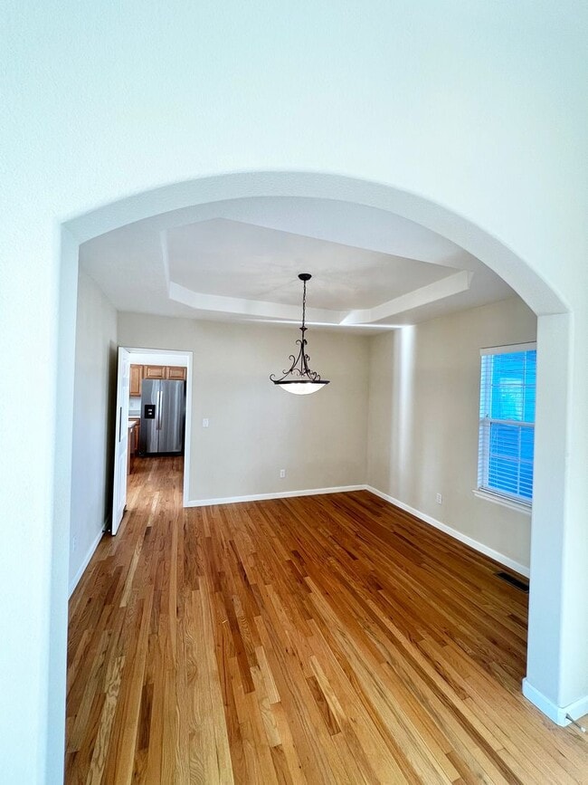 Building Photo - 4 bed, 3 bath Home in Huntington Hills Nei...