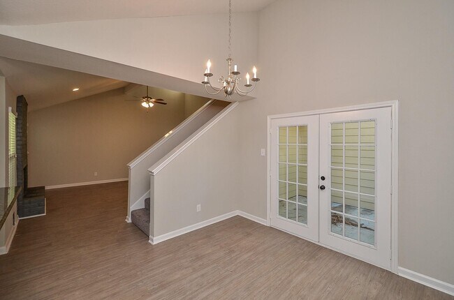 Building Photo - 13214 Ravensway Dr