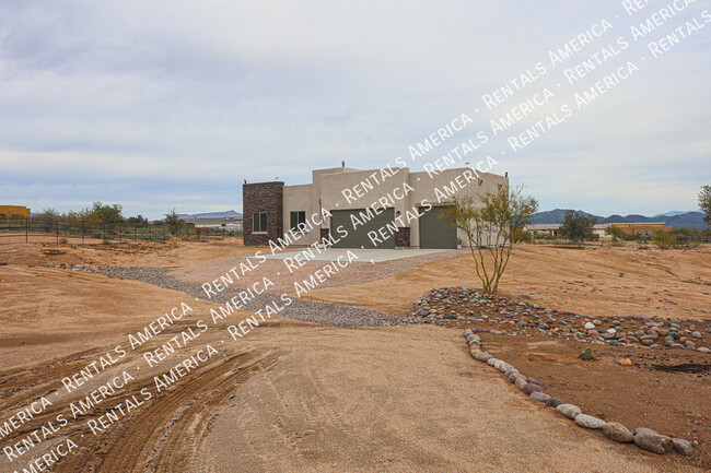 Building Photo - 16720 E Melanie Dr
