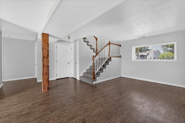 Building Photo - 18 Spring Song Ct
