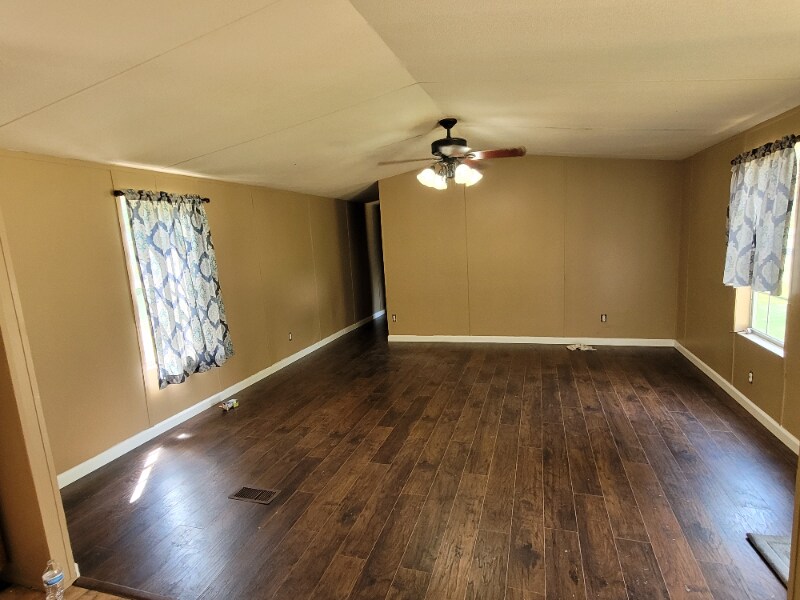 Building Photo - 250 E Elizabeth St