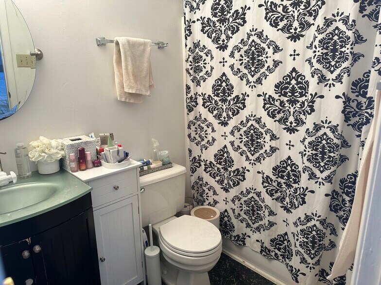 Building Photo - 290 Patriot Ln