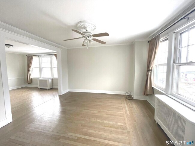 Building Photo - 108 Concord St