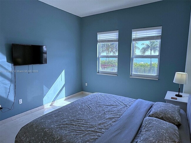 Building Photo - 2080 S Ocean Dr