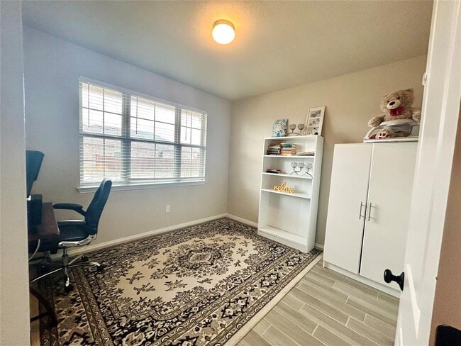 Building Photo - 115 Forsythia Trail