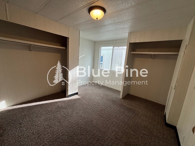 Building Photo - 540 U.S. 26