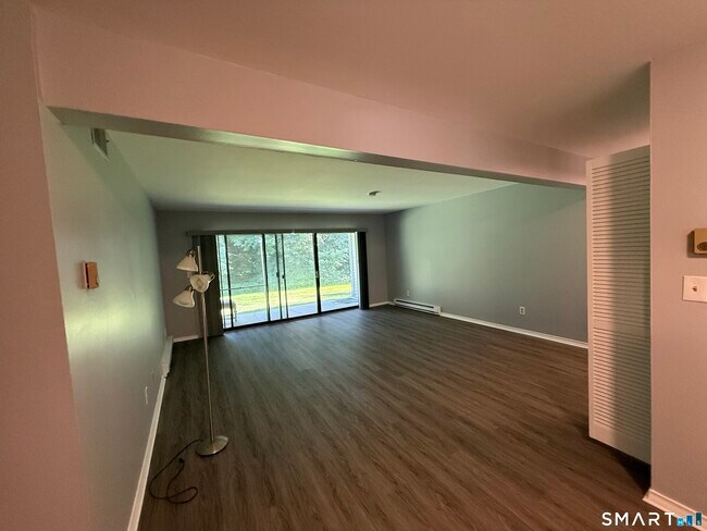 Building Photo - 113 Candlewood Dr