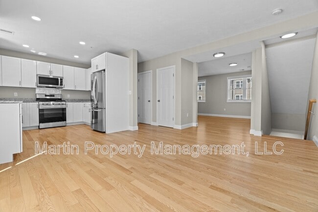 Building Photo - 7 Gorham St