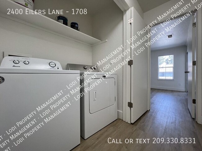 Building Photo - 2400 Eilers Ln