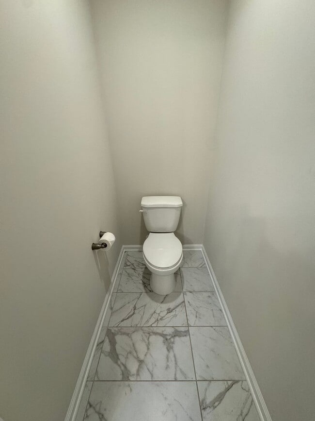 Building Photo - THREE BEDROOM NEW CONSTRUCTION PARKLAND SCHOOLS Townhome