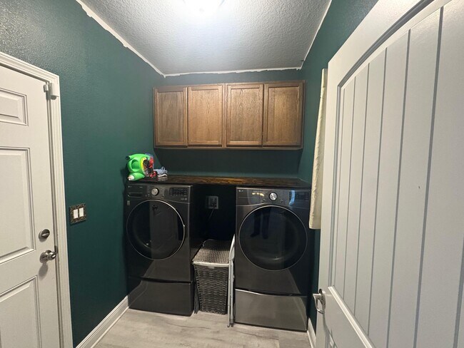 Building Photo - 5755 Marigold Loop