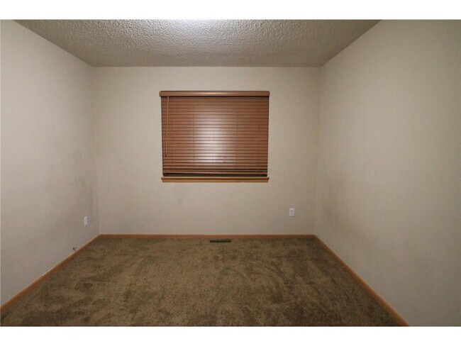 Building Photo - 14975 Pinto Ln