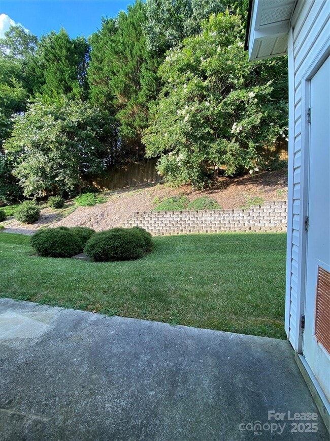Building Photo - 532 Knighton Hill Rd