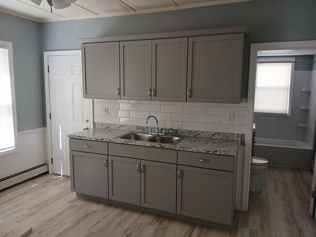 Building Photo - 599 Cottage St