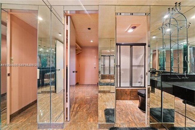 Building Photo - 11111 Biscayne Blvd