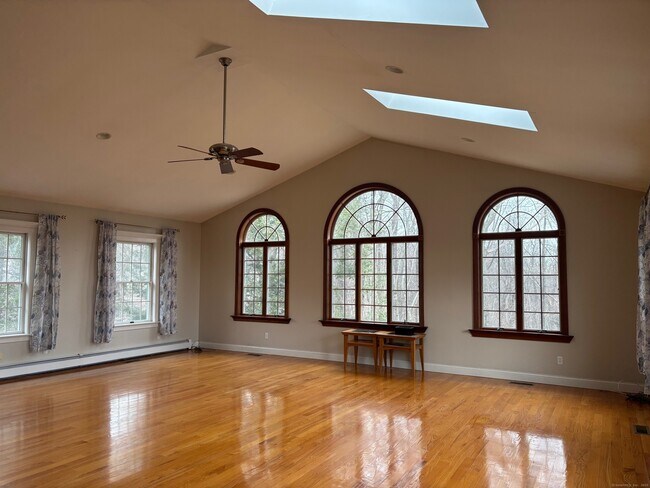 Building Photo - 38 Merriman Ln