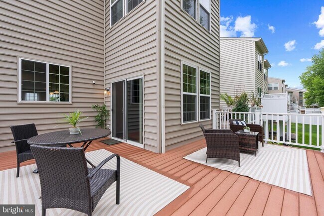 Building Photo - 232 Mohegan Dr