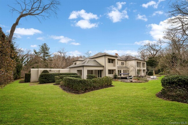 Building Photo - 121 Piping Rock Rd