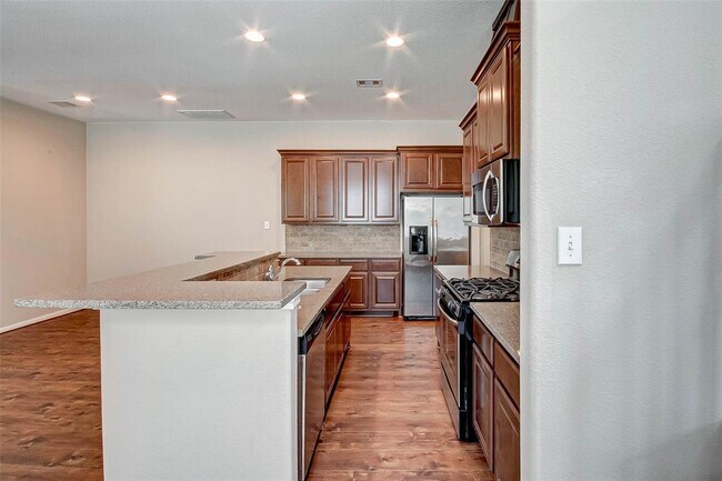 Building Photo - 26 Cheswood Manor Drive