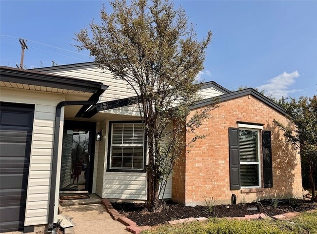 Building Photo - 7512 Independence Dr