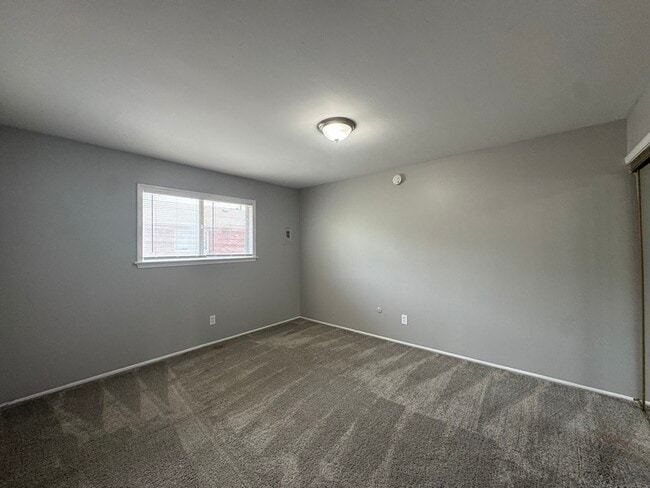 Building Photo - 4431 Oakwood