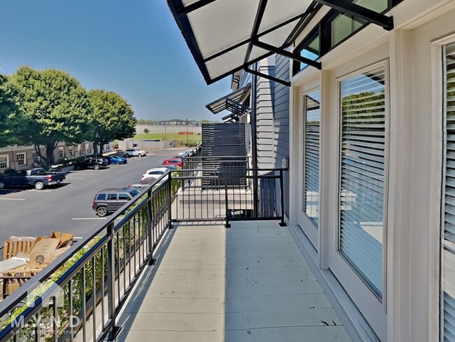 Building Photo - 436 E 33rd St