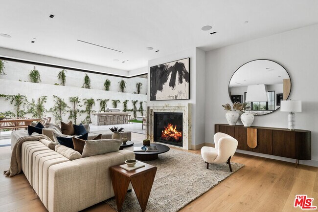 Building Photo - 10950 Verano Rd