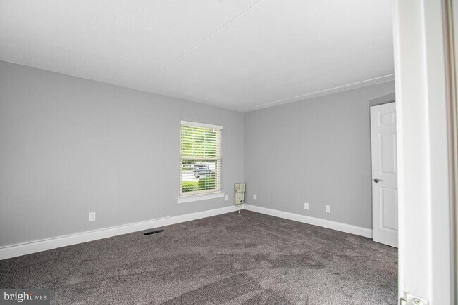 Building Photo - 188 Old Forge Crossing