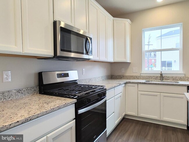 Building Photo - 3 Wafer Aly