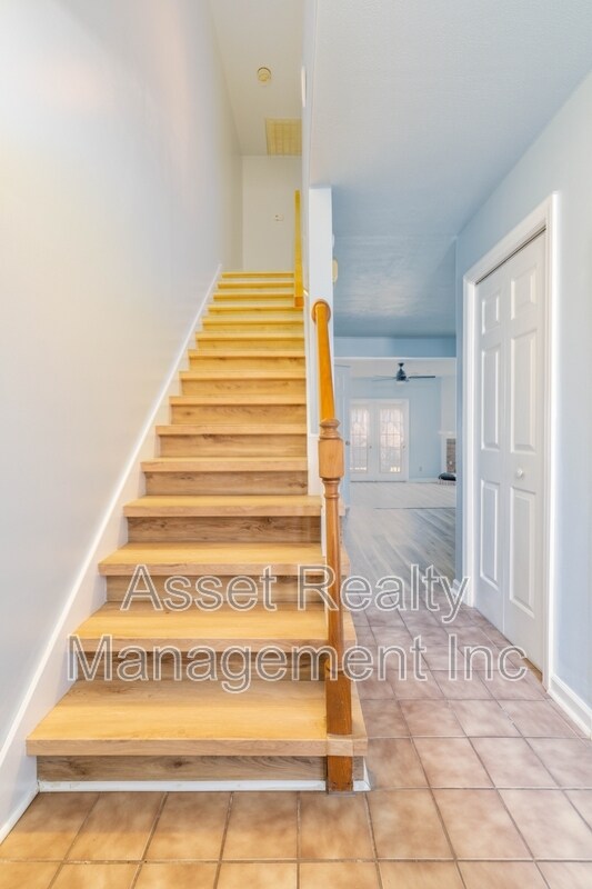 Building Photo - 136 Durwood Rd