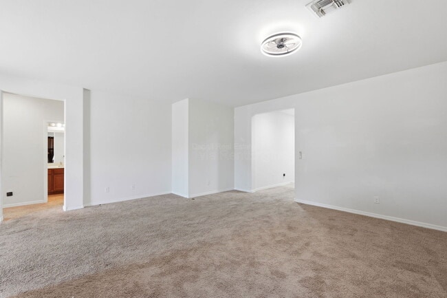 Building Photo - 6737 S Cut Bow Dr