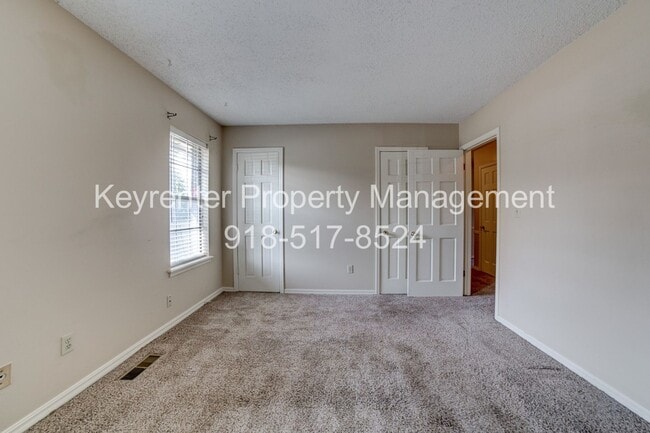Building Photo - Beautiful 2bed/2bath Duplex!!