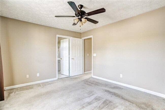 Building Photo - 709 Bedford Ct