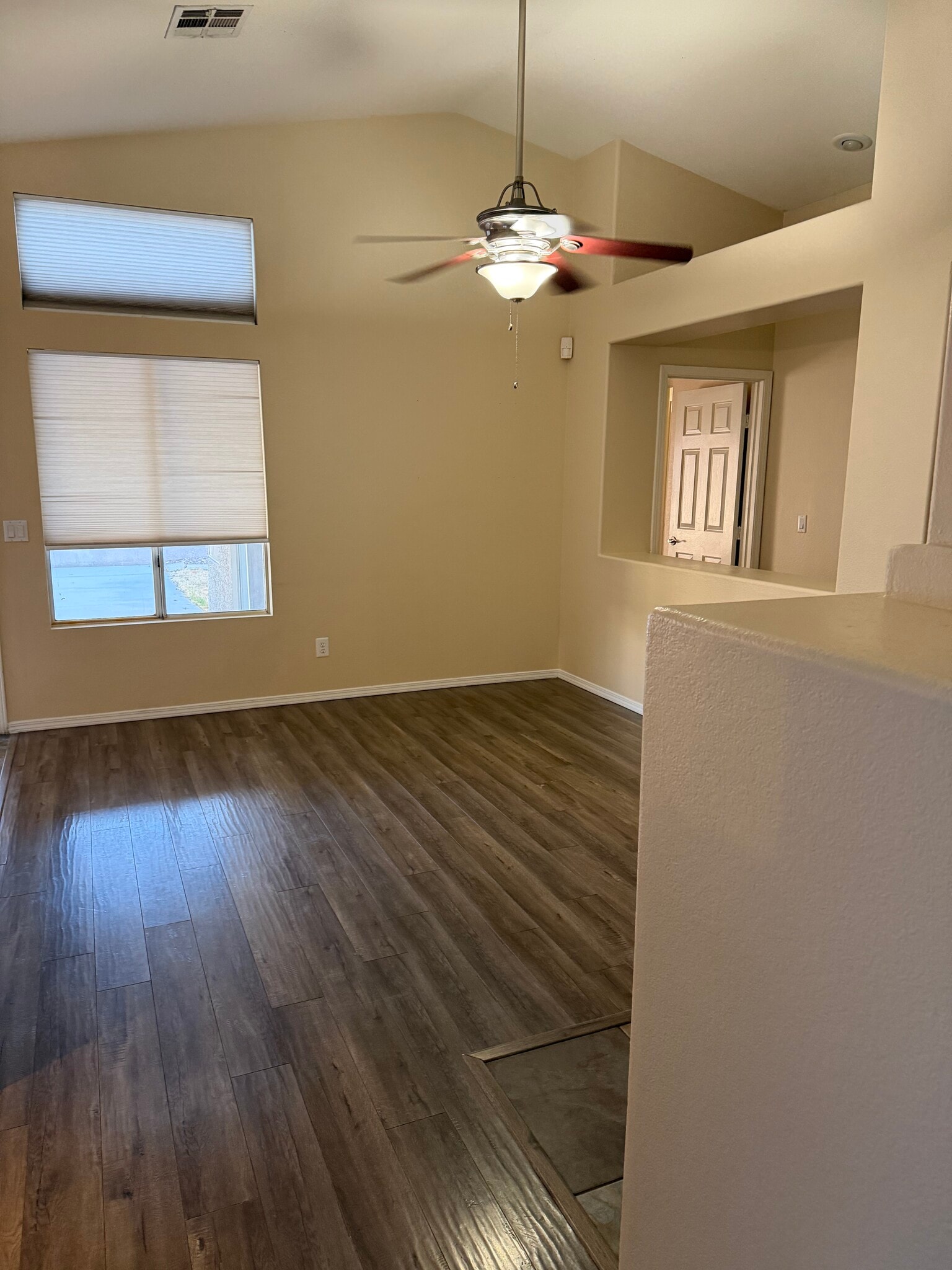 Building Photo - 2443 Avenida Flores