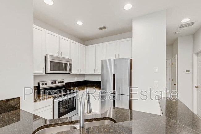 Building Photo - 12301 Kernan Forest Blvd