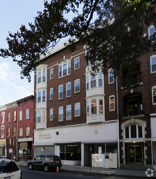 Building Photo - Saylor Apartments