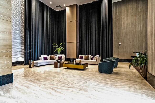Building Photo - 950 Brickell Bay Dr