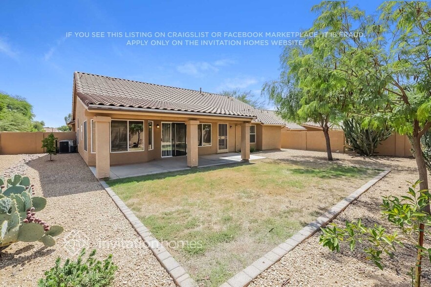 Building Photo - 4558 E Via Dona Rd