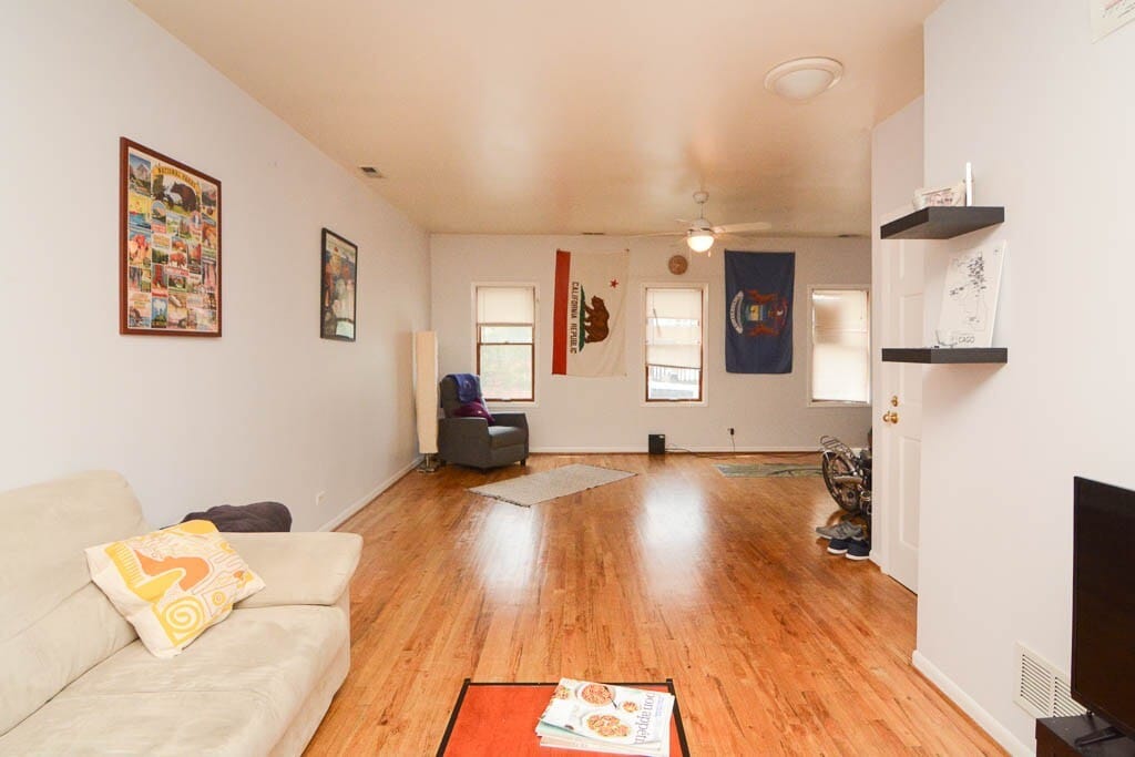 Building Photo - 1342 W Hubbard St