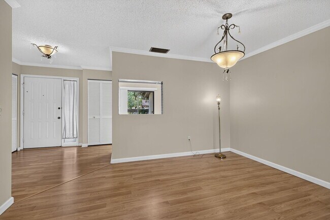 Building Photo - 184 Mastic Tree Ct