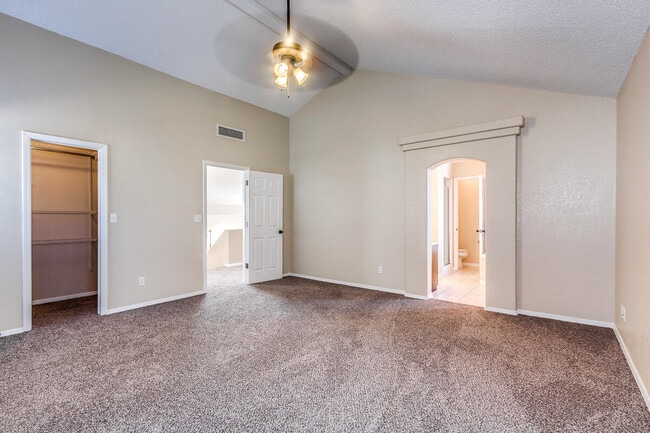 Building Photo - 900 Tecate Pl