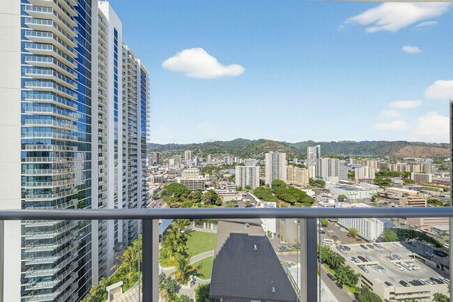 Building Photo - 1500 Rycroft St