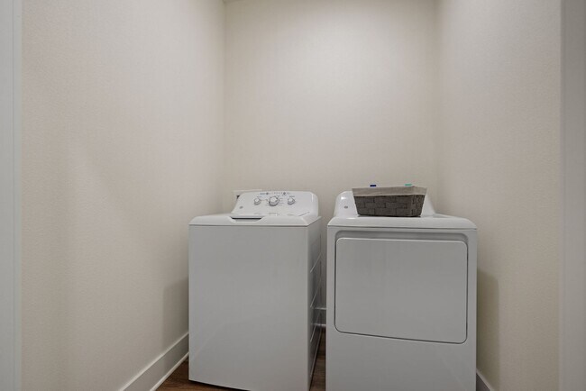 Building Photo - The Aspen at Been Road Villas 3 Bed, 2 Bath