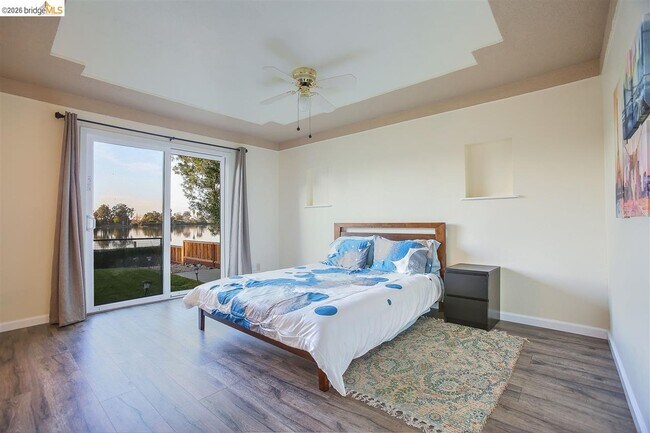 Building Photo - 5545 Drakes Ct